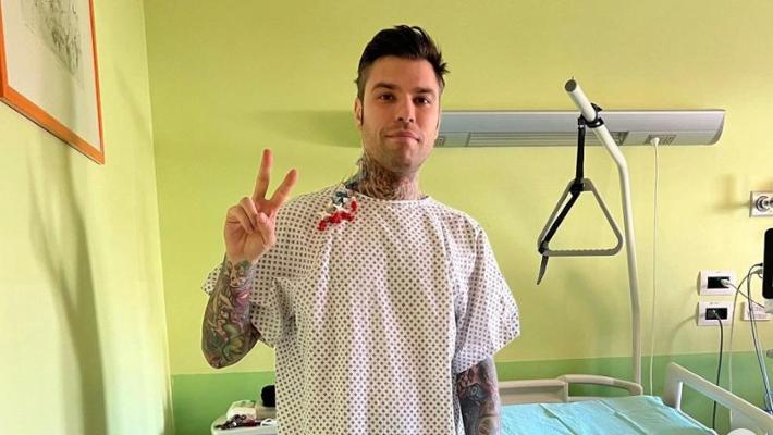Fedez ricoverato nuovamente in ospedale: le sue condizioni di salute attuali 3
