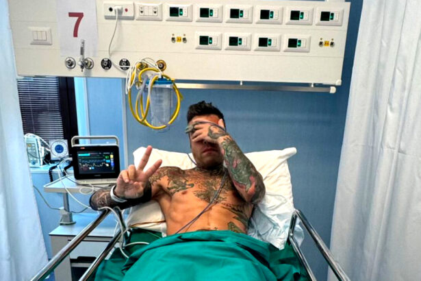 Fedez ricoverato nuovamente in ospedale: le sue condizioni di salute attuali 19