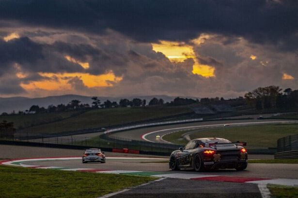 <strong>Hai sempre sognato di guidare una Ferrari? Ora puoi</strong> 13