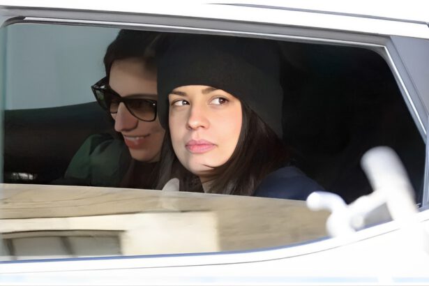 Le prime foto di Elly Schlein e la compagna: "Cercano casa insieme a Roma" 20