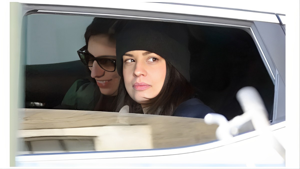 Le prime foto di Elly Schlein e la compagna: "Cercano casa insieme a Roma" 15