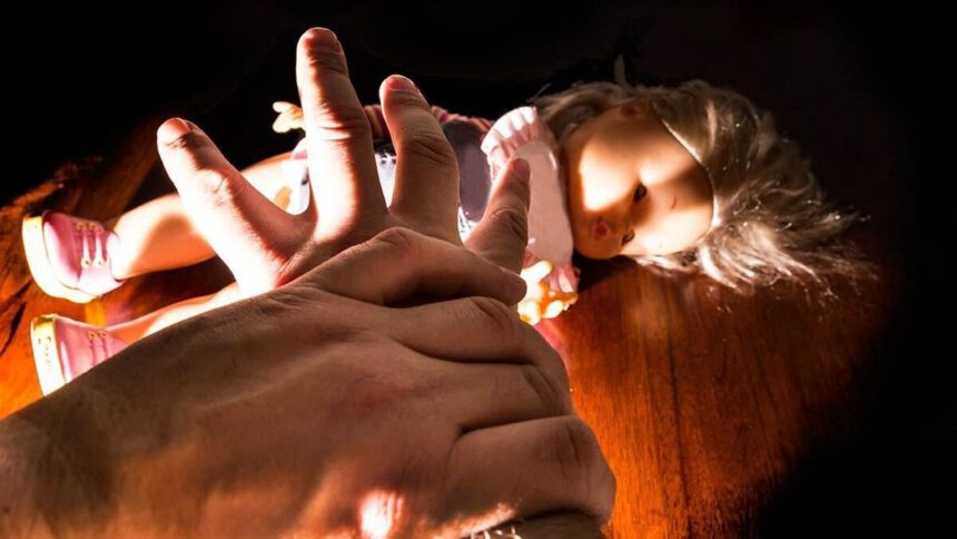 Chi è Neila, la donna che si finge 13enne per dar la caccia ai pedofili 1