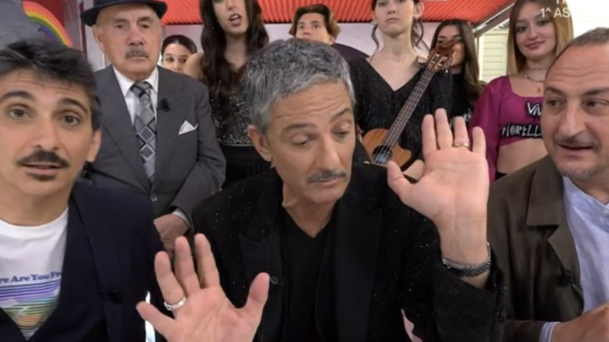 Fiorello sta per svelare la sede di Viva Rai 2!: "Ci siamo quasi" 15