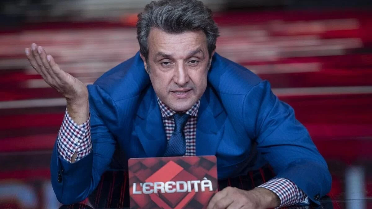 Flavio Insinna: quanto guadagna il presentatore al timone de L'Eredità? 19