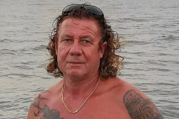 Latina, si tuffa in mare per salvare tre bambine: muore da eroe Franco Gatto 13