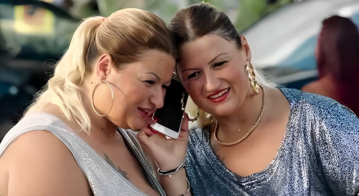 Ancora guai per le gemelle di "Un gatto in tangenziale": sequestrati 110mila euro 13