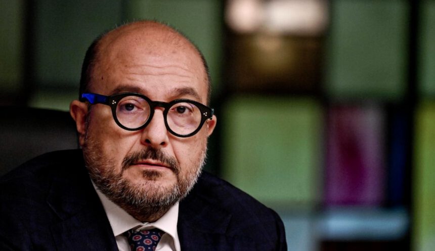 Gennaro Sangiuliano indagato dalla Procura di Roma: quali sono le accuse a suo carico? 2 Gennaro Sangiuliano indagato dalla Procura di Roma: quali sono le accuse a suo carico? 1