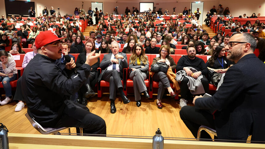 Geolier alla Federico II di Napoli tra le polemiche: ma è davvero un modello per i giovani? 1