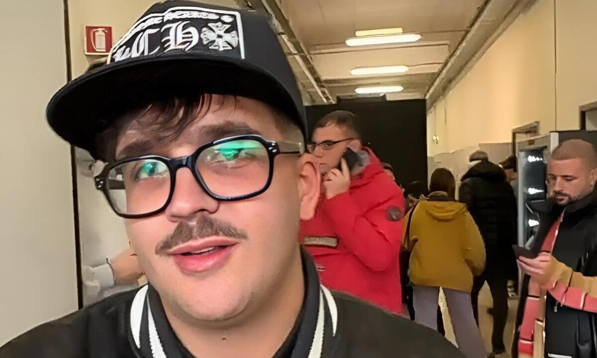 Geolier è la vera rivelazione di Sanremo: il rapper campano è protagonista al Festival 17