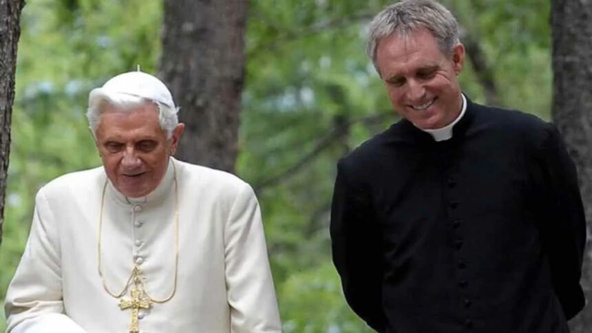 Chi è padre Georg Gänswein, vicino a Ratzinger dall’inizio del Pontificato alla sua morte 1