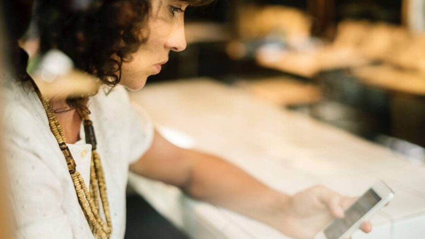 Ghosting e orbiting: cosa sono e che problemi causano in chi li subisce 1