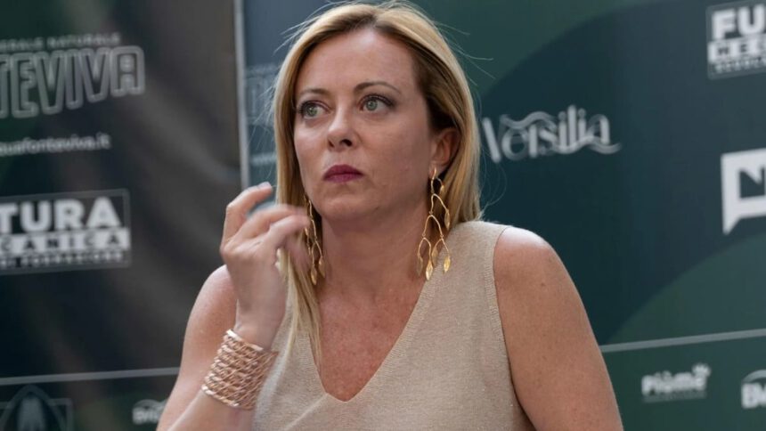 Dalla Garbatella a Palazzo Chigi, Giorgia Meloni: "Su di me peso di essere prima donna premier" 1
