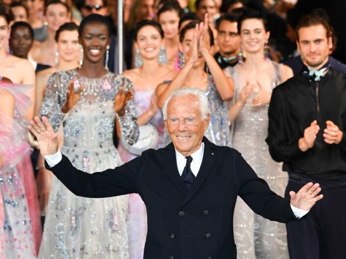90 anni di Giorgio Armani: giacca destrutturata, lo stile a Hollywood, il lavoro che non lascerà mai 3