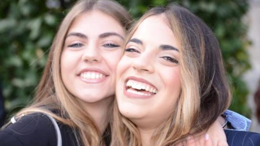Salvò l’amica da un incidente in cui perse la gamba, la storia di Giulia e Chiara: "Oggi festeggiamo la nostra laurea" 1