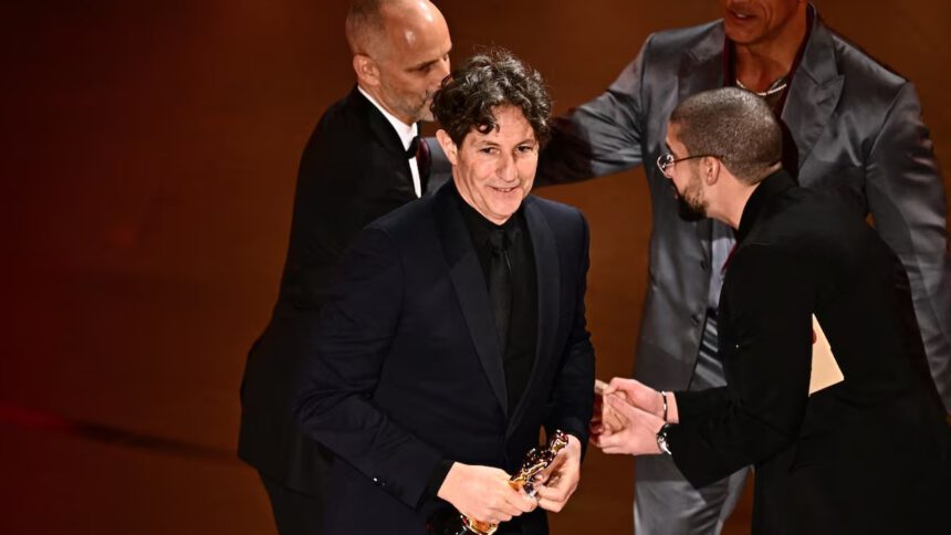 Chi è Glazer, l'antagonista di Garrone, vincitore agli Oscar, che denuncia l'occupazione a Gaza 2 Chi è Glazer, l'antagonista di Garrone, vincitore agli Oscar, che denuncia l'occupazione a Gaza 1