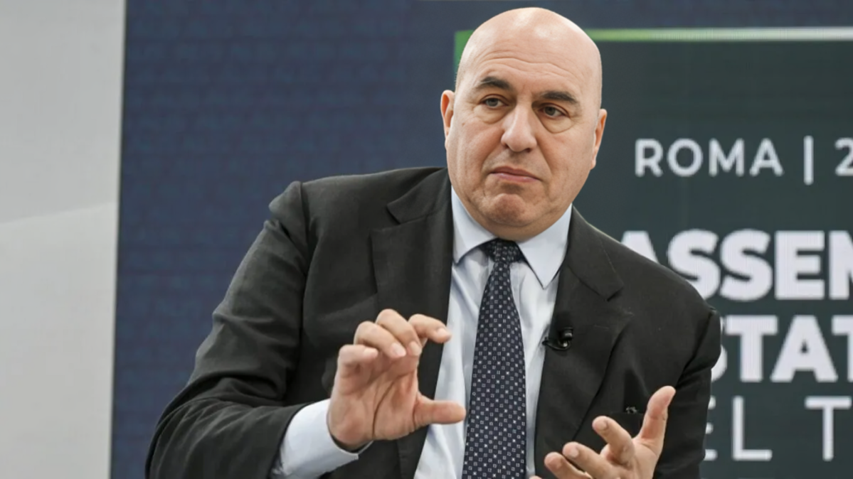 Il ministro della difesa Crosetto è ricoverato d'urgenza: cos'è la pericardite e le cause 19