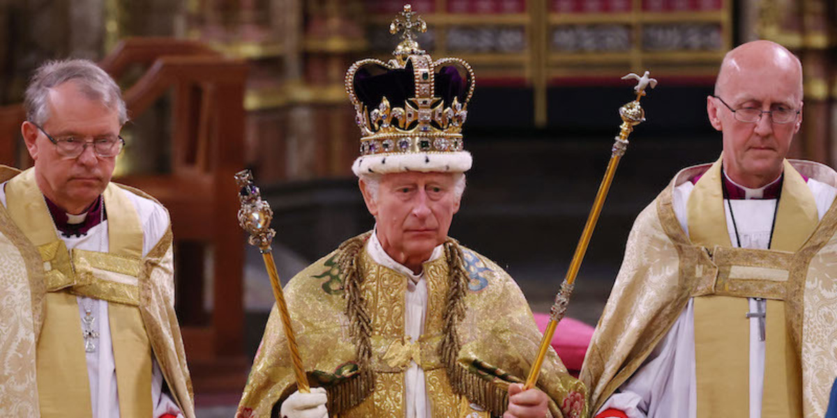 Incoronato Re Carlo III, ma è protesta: “La monarchia inglese è ancora necessaria?" 1
