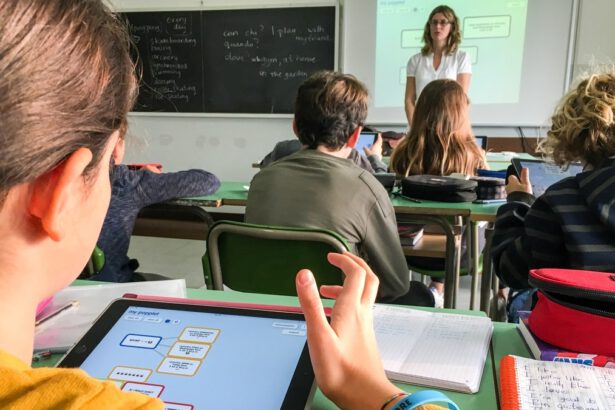 L'intelligenza artificiale e la didattica nelle scuole: è già diventata materia di studio 12