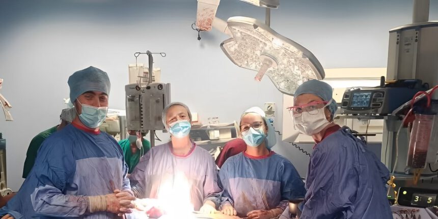 Rimosso tumore di 40 kg su giovane donna: “Intervento record a Bari” 2 Rimosso tumore di 40 kg su giovane donna: “Intervento record a Bari” 1