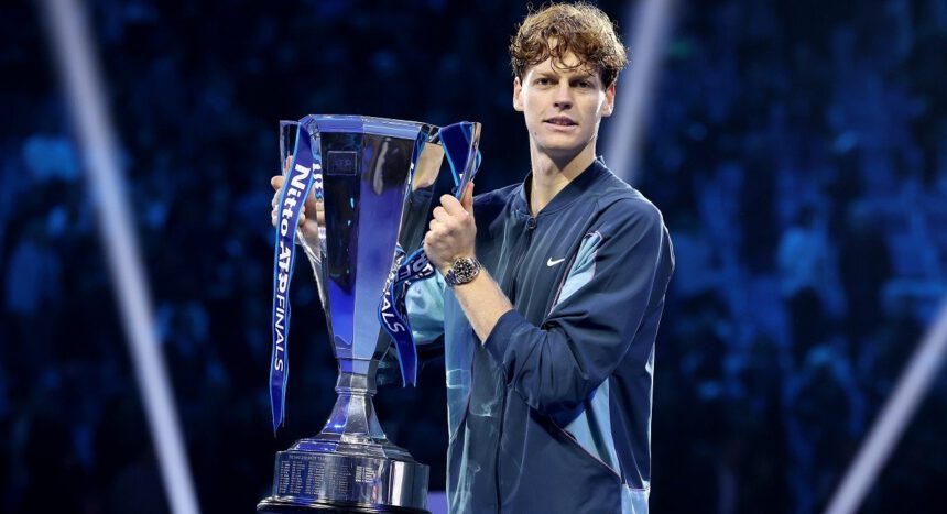 Jannik Sinner vince alle ATP di Torino: "La mia famiglia sa quanti sacrifici abbiamo fatto" 1