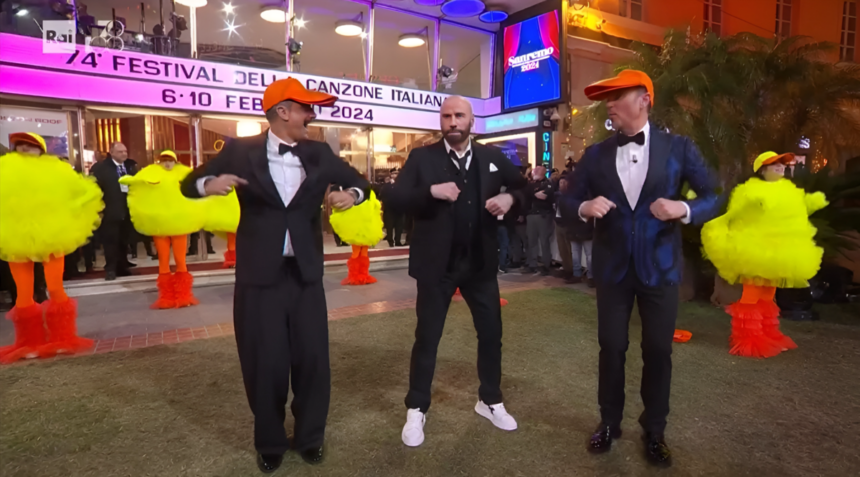 Caso John Travolta a Sanremo: perché potrebbe essere accusato di pubblicità occulta? 1