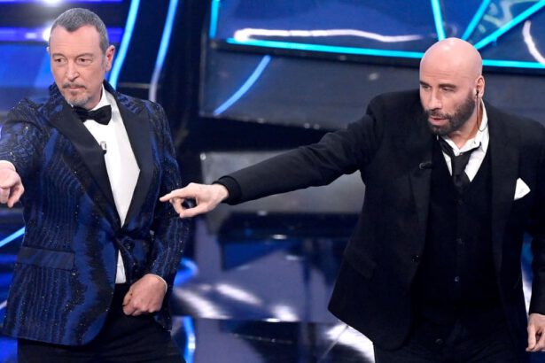 Sanremo, dichiarata pubblicità occulta per le scarpe di Travolta: la Rai multata per 206mila euro 5