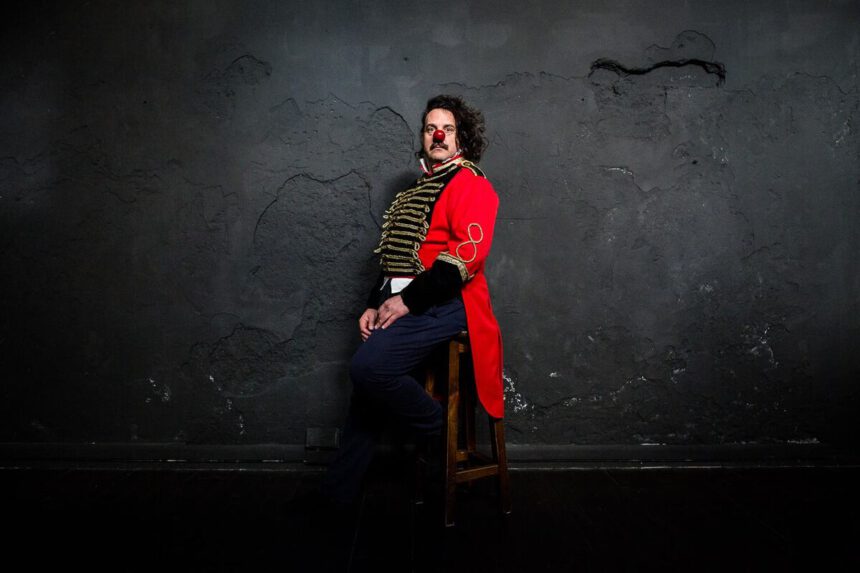 Chi è Rodrigo Morganti, il primo clown dottore: "Davanti a un bambino terminale ho capito la mia missione" 1