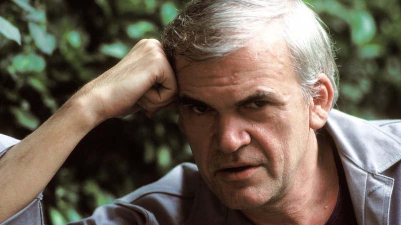 Chi era Milan Kundera, il riservato autore de "L'insostenibile leggerezza dell'essere" 4 Chi era Milan Kundera, il riservato autore de "L'insostenibile leggerezza dell'essere" 3