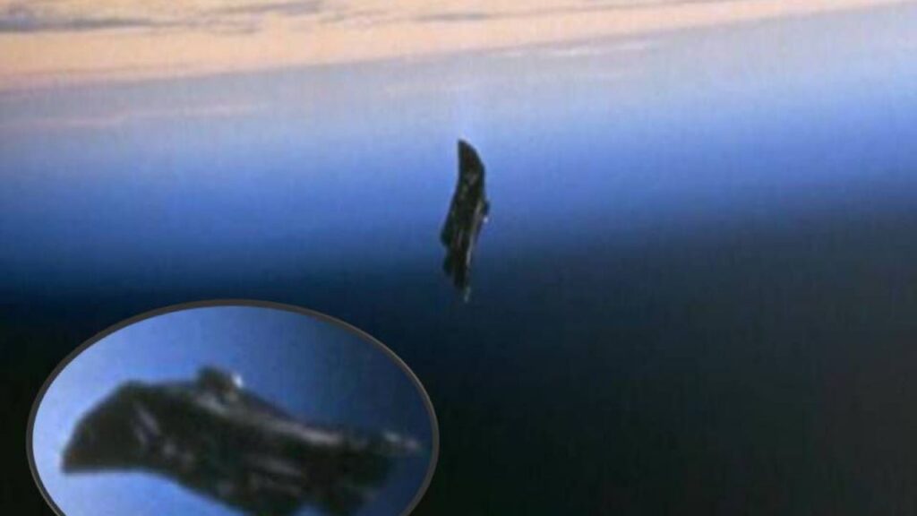 Un misterioso oggetto ci guarda dallo spazio da 13mila anni, è il Cavaliere Nero: "Satellite o UFO?" 3