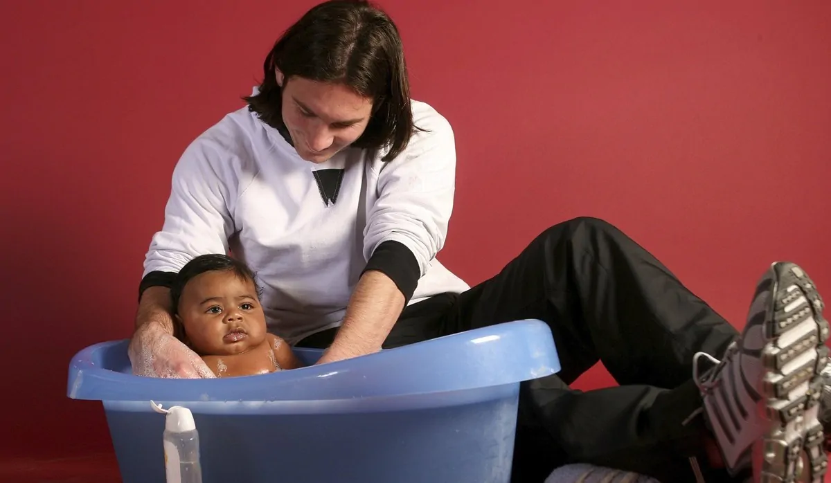 Lamine Yamal, torna ora virale una foto profetica in cui viene battezzato da Messi 15