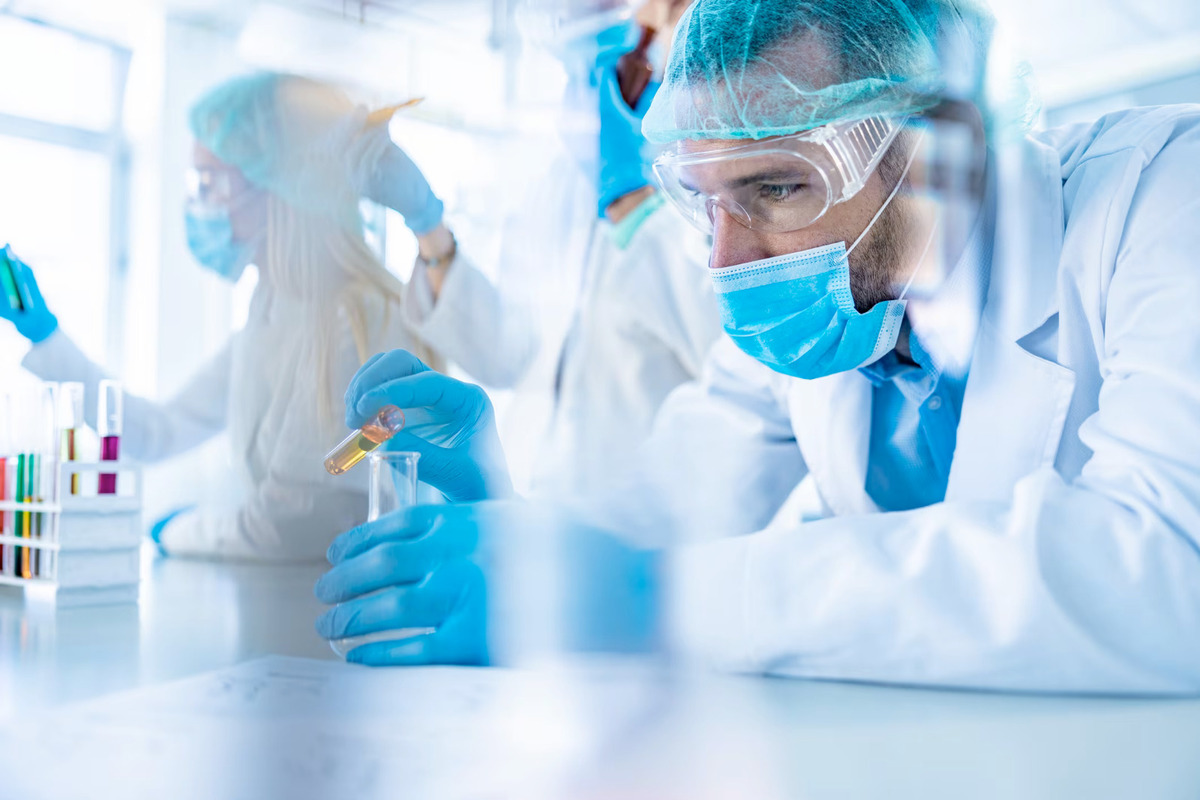 Leucemia mieloide acuta, una nuova cura in compresse riduce il rischio ricadute 14