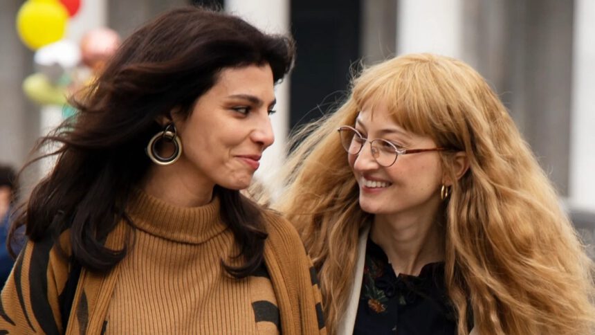 L'amica geniale torna con l'ultima imperdibile stagione. Cosa succederà a Lila e Lenù? 1