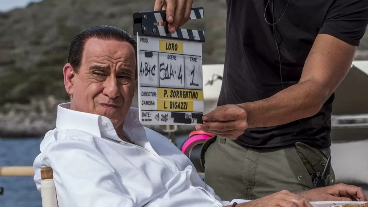 Loro, il film di Sorrentino su Berlusconi non disponibile in streaming torna al cinema: ecco dove 19