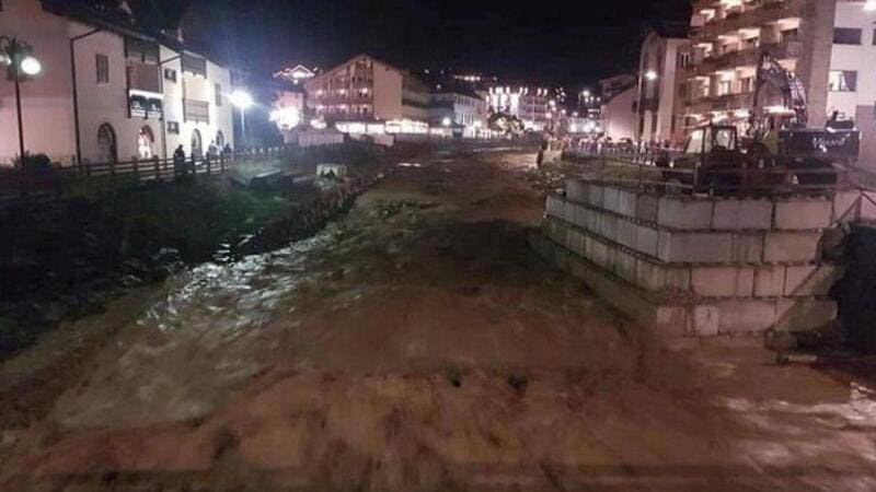 Maltempo Marche, esondato il Misa: 8 vittime e 4 dispersi tra cui due bambini 3 maltempo marche_