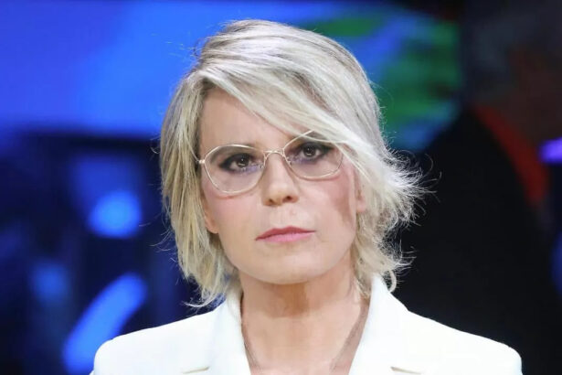 Il migliore amico di Costanzo: "Preoccupato per Maria De Filippi, non è distaccata come sembra" 18