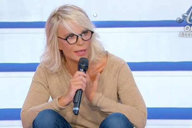 Maria De Filippi sotto shock per la morte di Costanzo: quando riprenderanno i suoi programmi? 7