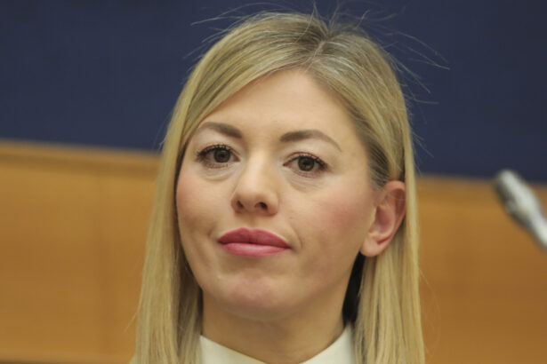 Maria Rosaria Boccia assente a È sempre Cartabianca: tutti i motivi e retroscena 11