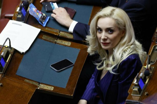 Marta Fascina compra casa dai figli di Berlusconi per 1,2 milioni: chi ci andrà a vivere? 13