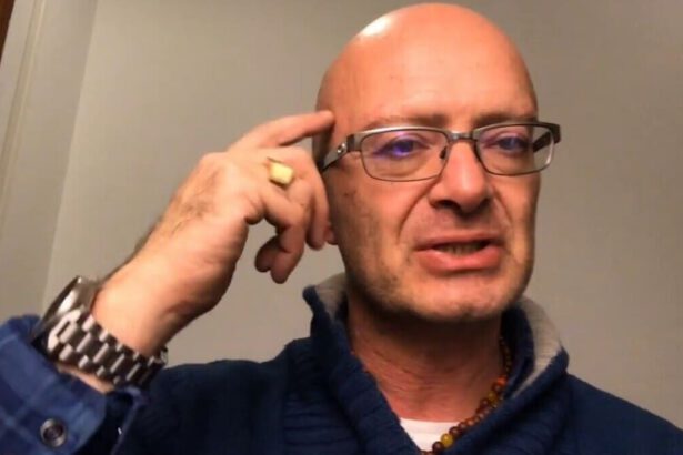 Chi è Massimo Taramasco, professore e youtuber dell'amore: La Guardia di Fiza: "360 mila euro di compensi indebiti" 17
