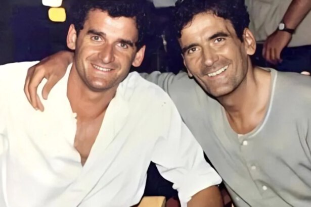 Chi è Gerardo Ferrara, sosia e controfigura di Massimo Troisi scelto per Il postino 15