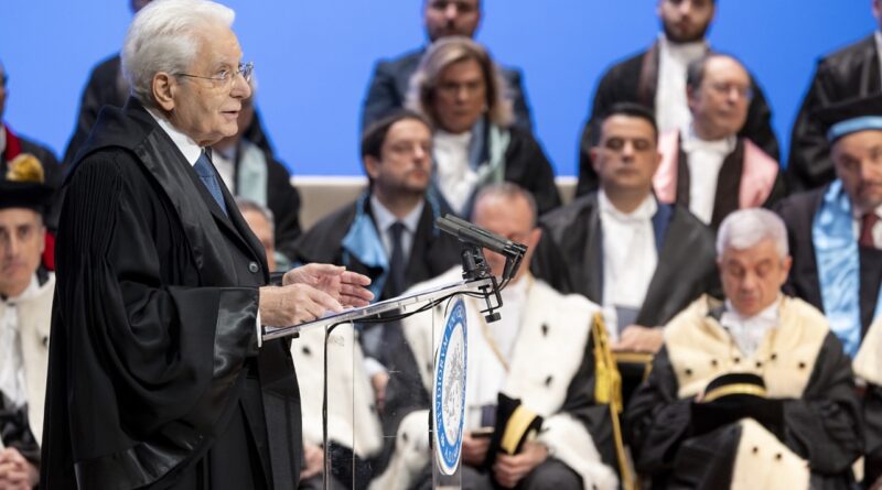Laurea ad honorem a Mattarella: "Esalta i valori democratici e il bene comune" 3