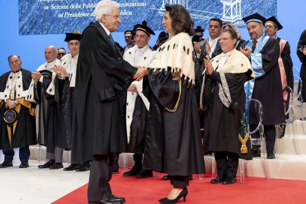 Laurea ad honorem a Mattarella: "Esalta i valori democratici e il bene comune" 19