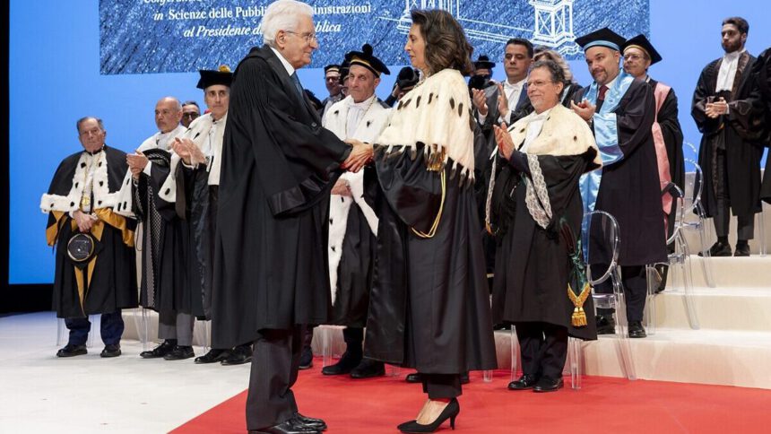 Laurea ad honorem a Mattarella: "Esalta i valori democratici e il bene comune" 1
