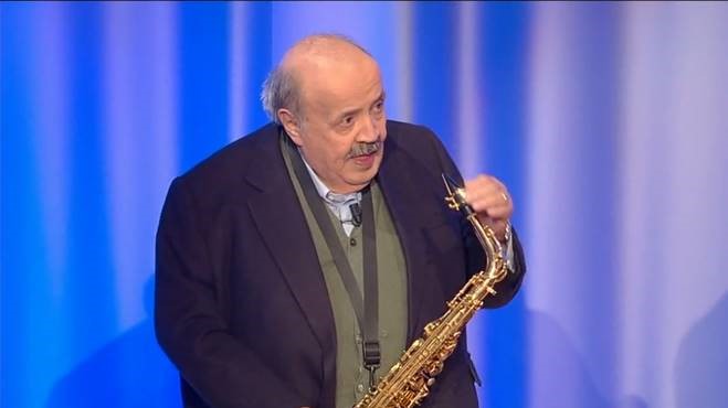 Il Costanzo eclettico: dalle canzoni alla sceneggiatura di "Una giornata particolare" 3 canzoni scritte da Maurizio Costanzo