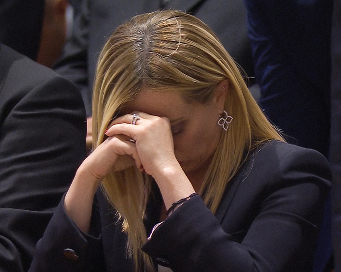 L'ultimo saluto a Berlusconi, 15mila in piazza per la fine di un'era: "Ma oggi è solo un uomo" 11