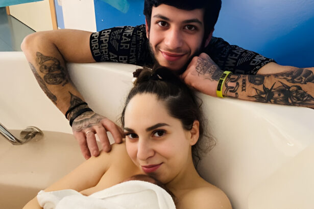 Cuneo, viene al mondo Mirabel, 'nata con la camicia': perché è un evento raro? 13