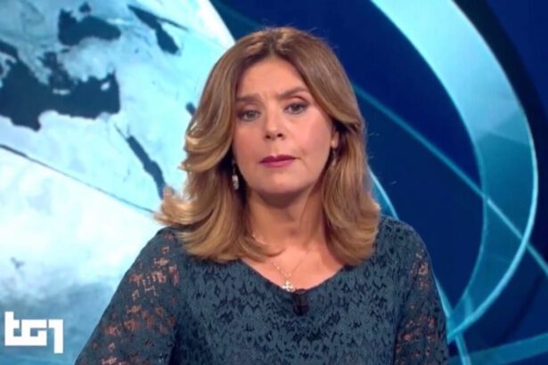 Dania Mondini, novità sul caso del collega petomane: "Dissero per chi non resta calci in c**o" 7