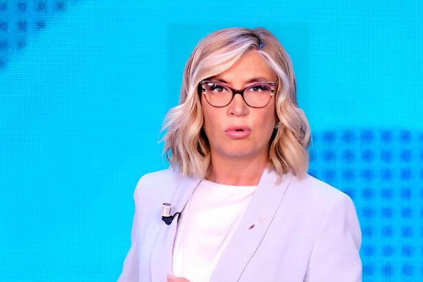 Pomeriggio 5, ascolti sempre più in calo: "Tensione in Mediaset, vogliono cambiarlo" 19