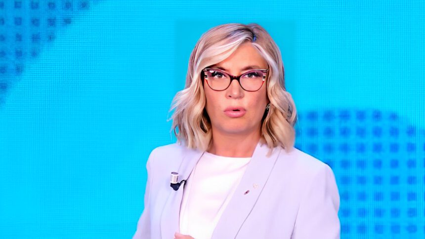 Pomeriggio 5, ascolti sempre più in calo: "Tensione in Mediaset, vogliono cambiarlo" 1