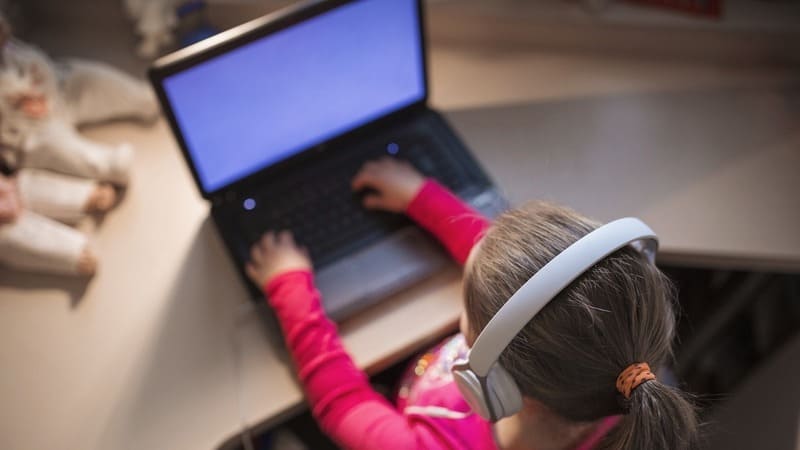 “NeoConnessi”, cos’è il progetto per proteggere i bambini che navigano in rete 3 neoconnessi_